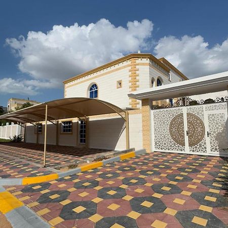 International Abu Dhabi Hostel Exterior photo
